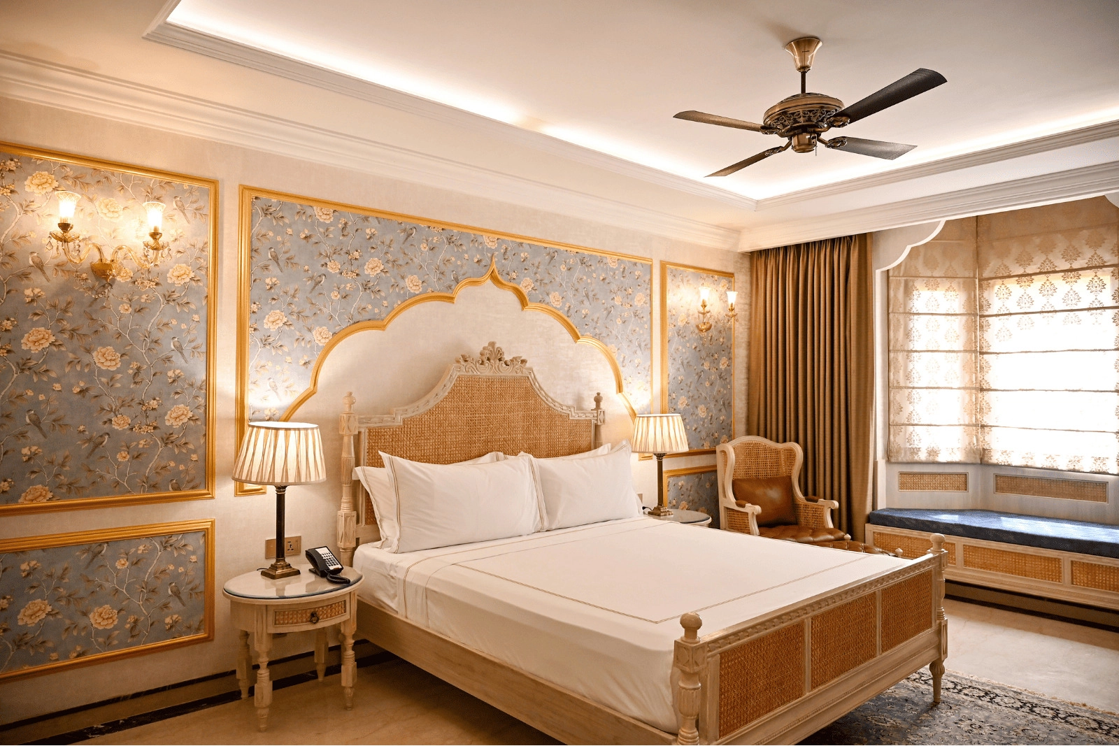 royal-palace-room