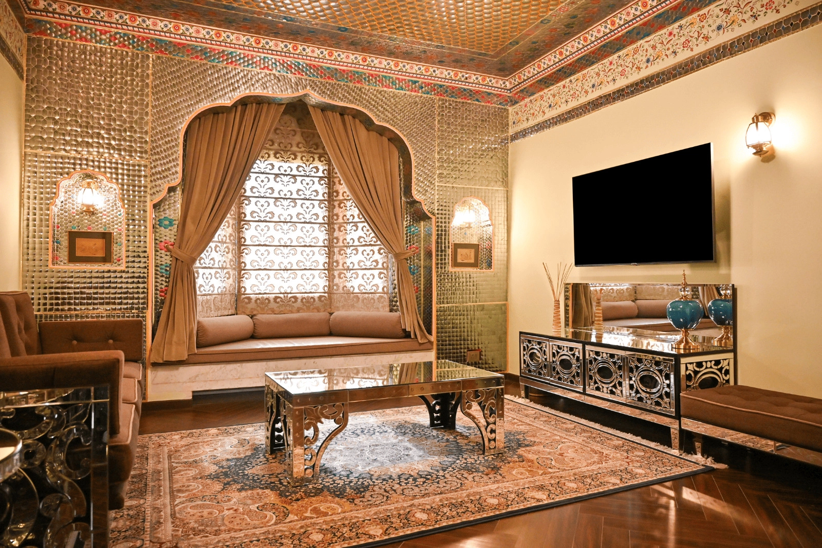 sheesh-mahal-suite1
