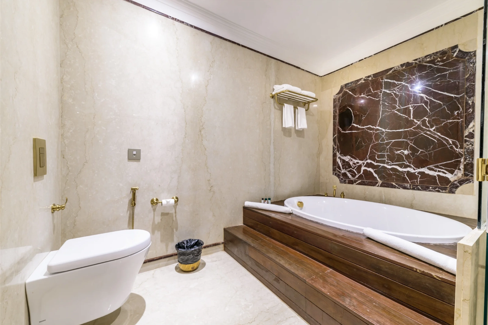 First-Suite-Room-4