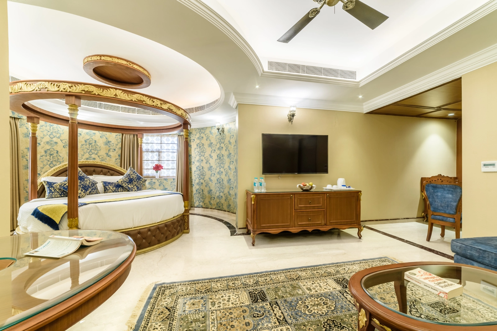 Round Bed Room 4