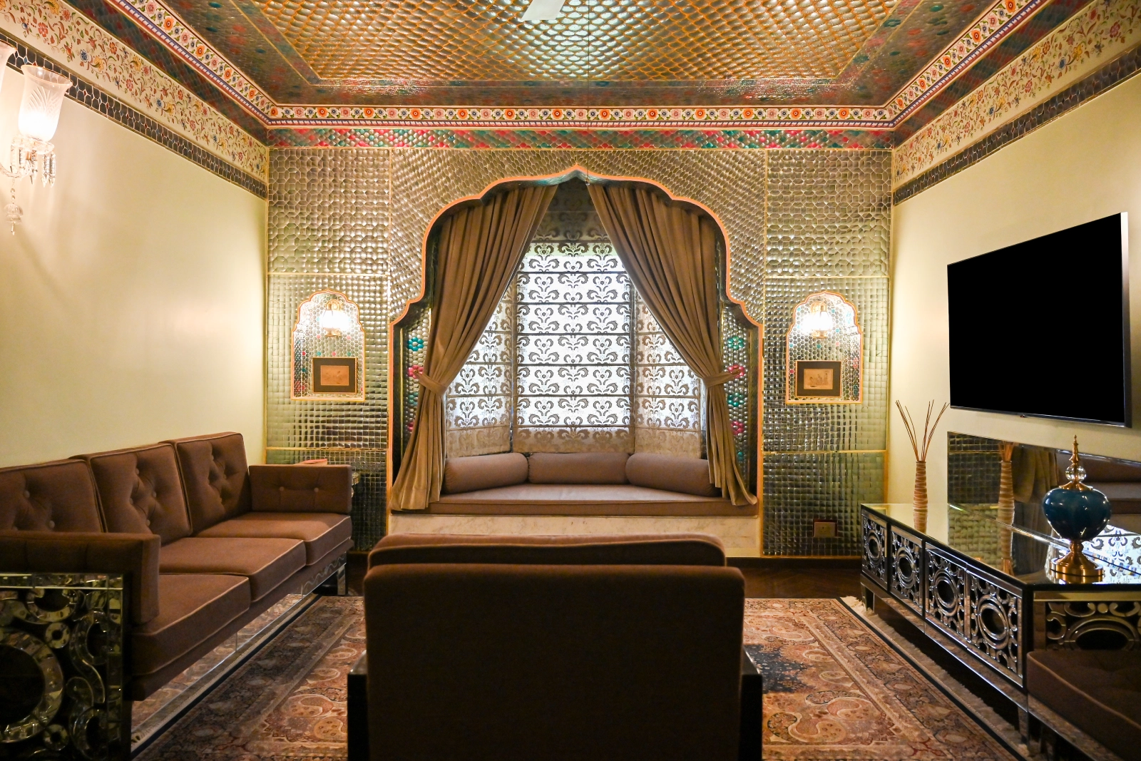 Sheeshmahal Suite