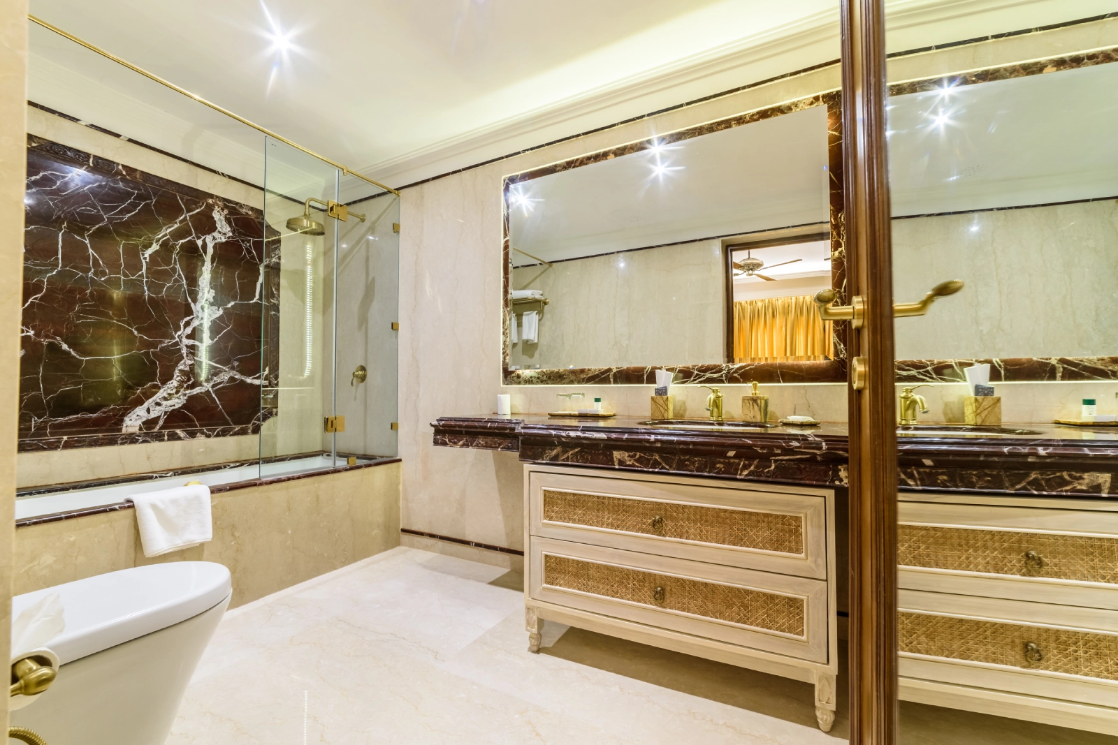 Terrece Room 7