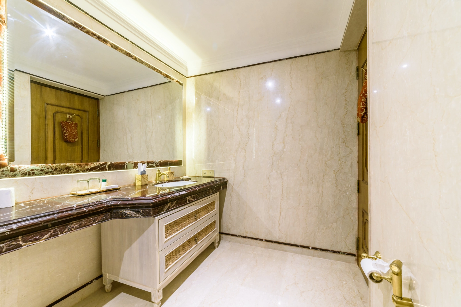 Terrece Room 8